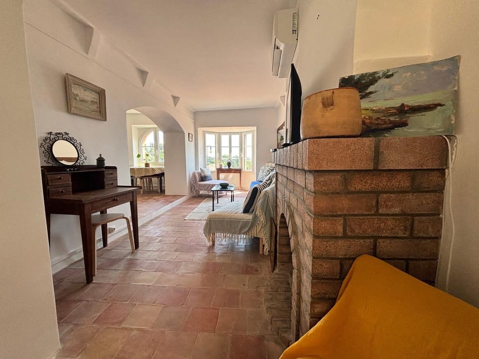 Au Levant, Maison de village de charme, vue mer House in Bormes-les-Mimosas