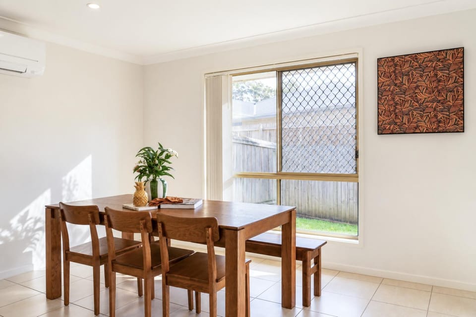 The Garden Nook Duplex w/ Private Backyard House in Brisbane