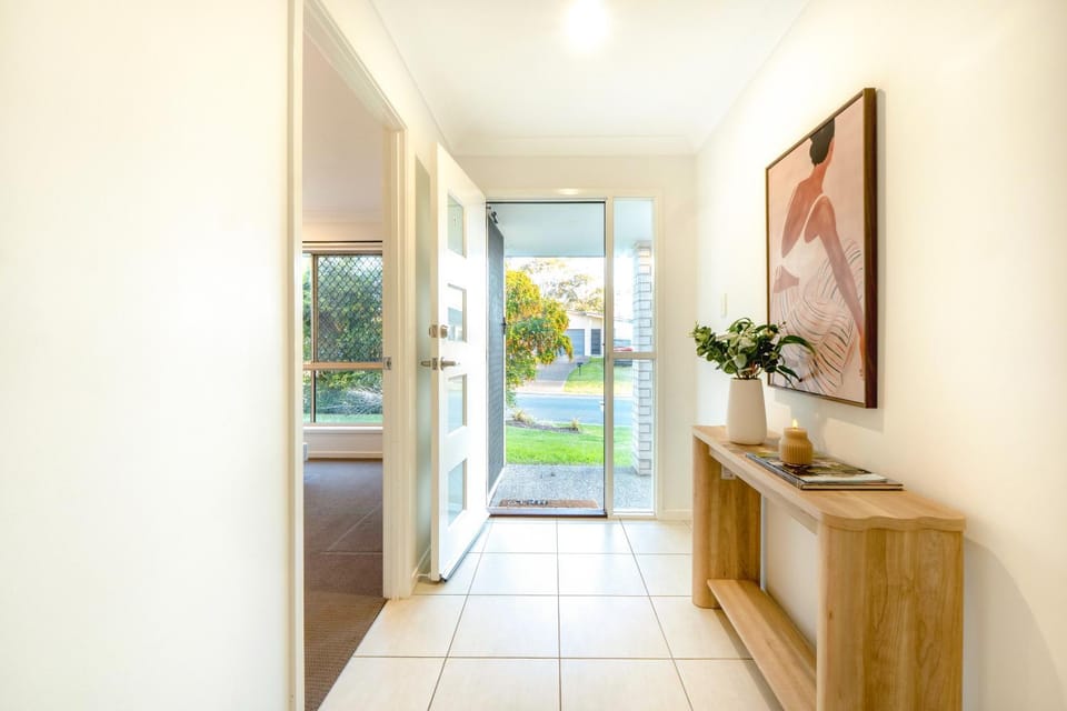 The Garden Nook Duplex w/ Private Backyard House in Brisbane
