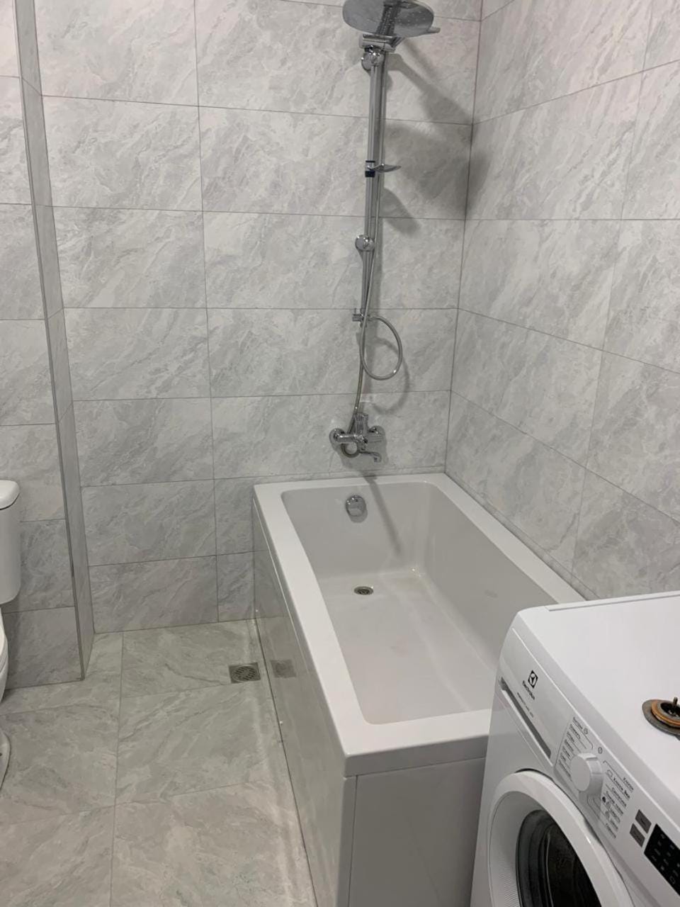 Bathroom, washing machine