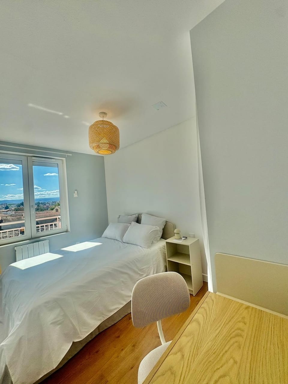 Le Jasmin 2 Chambres & Parking 2min gare Apartment in Auvergne-Rhône-Alpes