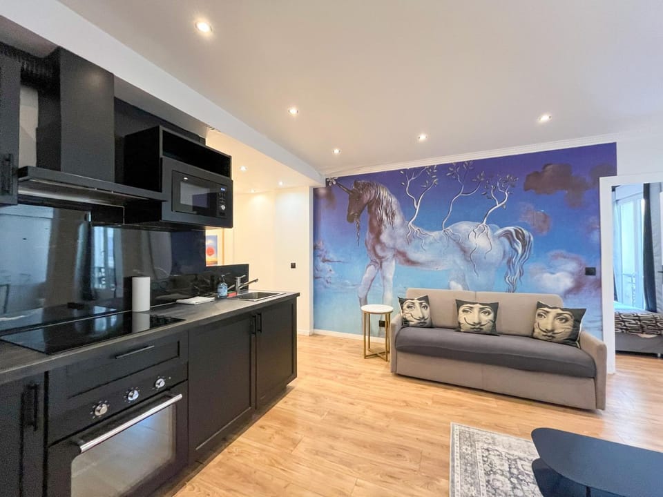 UrbanFlat 105 - Large Apartment in Paris Haussmann Opera Apartment in Paris