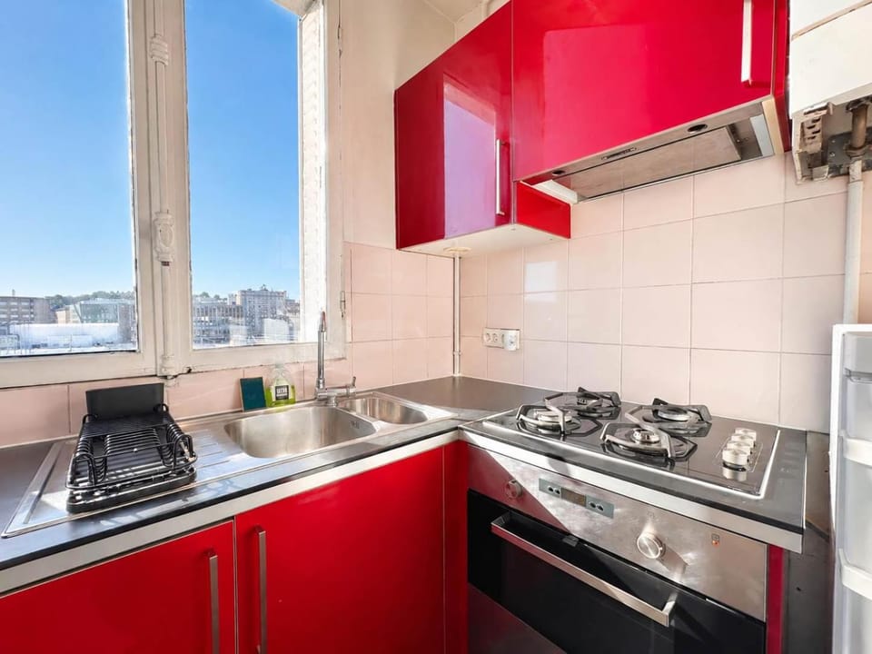 Paris 10 Spacious 2 Bedroom Apartment with Netflix Apartment in Paris