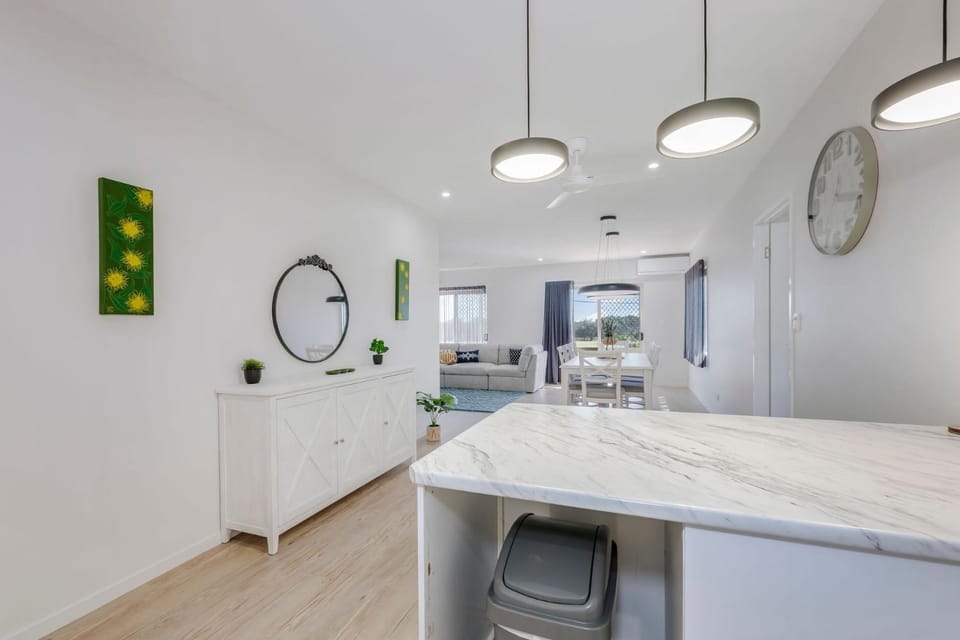 Shoreline Apartments - unit 13 Apartment in Bargara