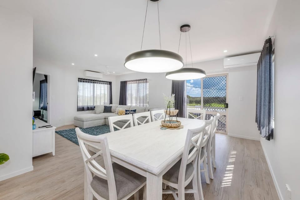 Shoreline Apartments - unit 13 Apartment in Bargara