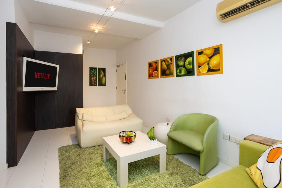Palmove City Center Gem Near Finikoudes Beach Apartment in Larnaca