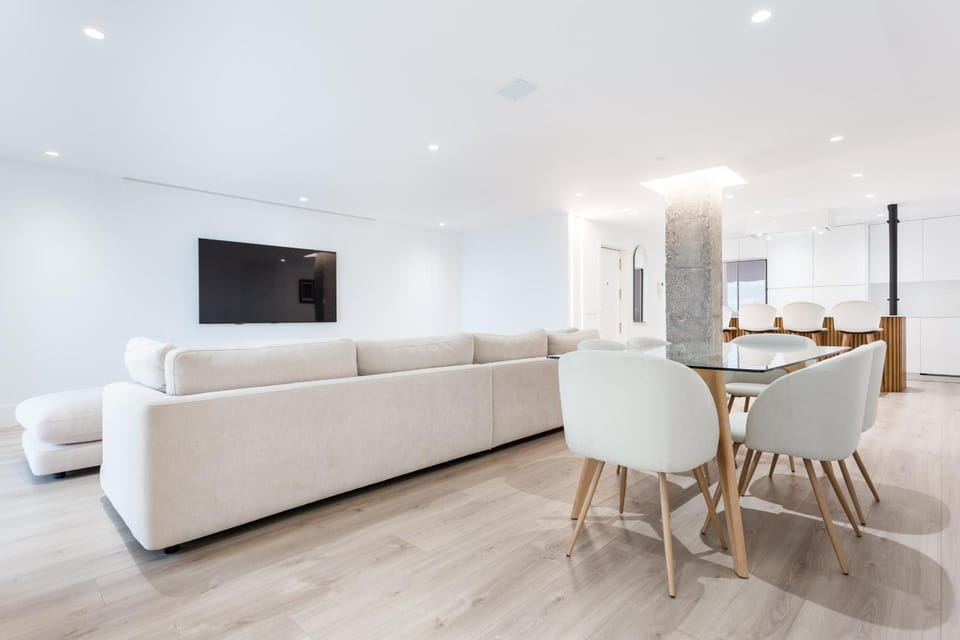Communal lounge/ TV room, Living room