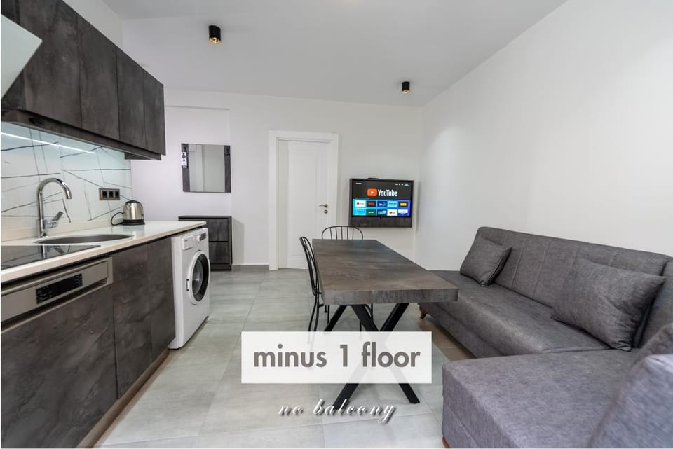 TV and multimedia, Kitchen or kitchenette, Living room, Dining area, stove