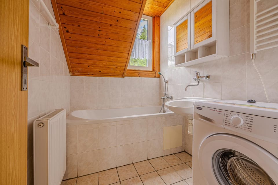 Bathroom, Bath, washing machine