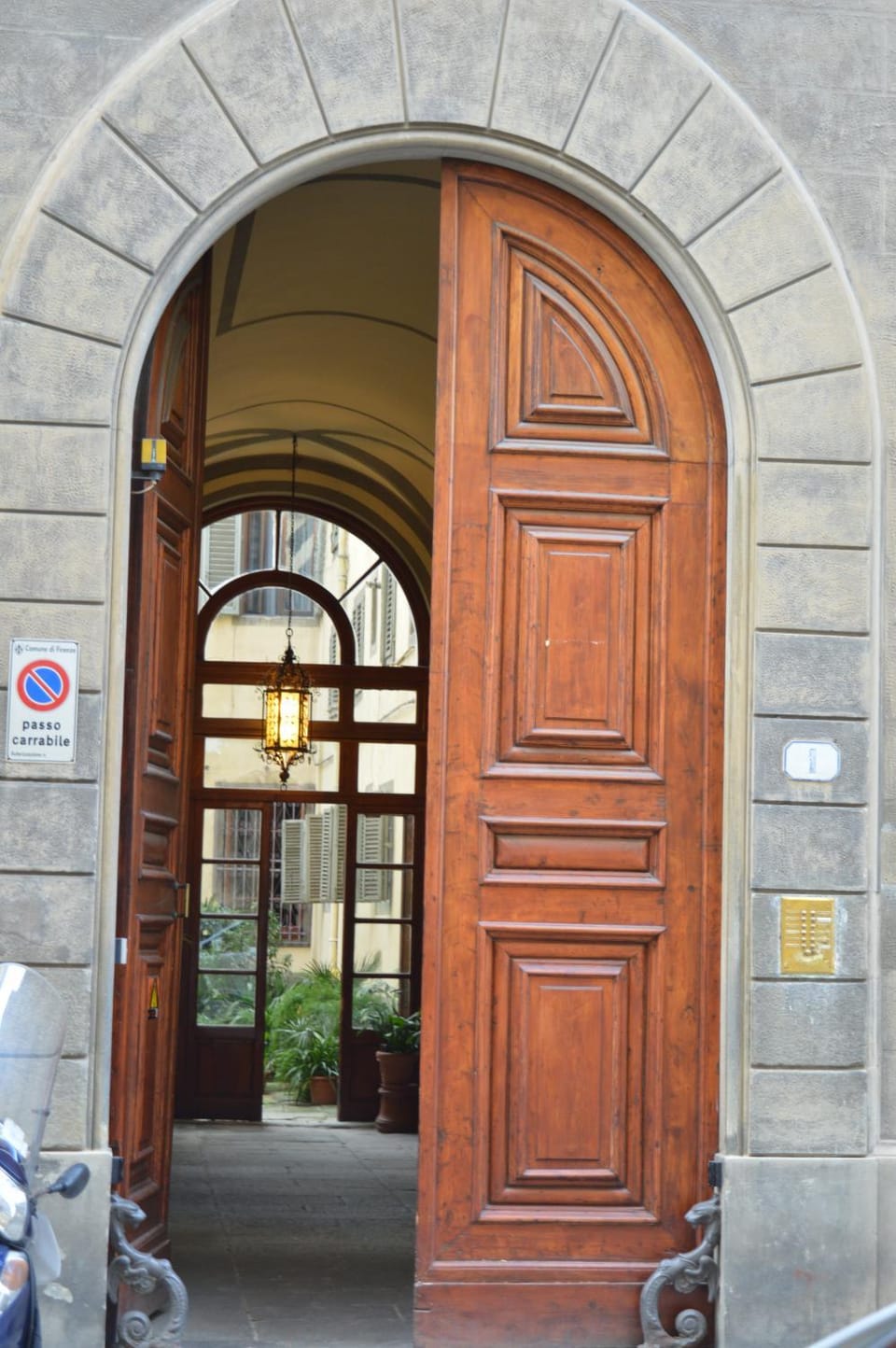 Facade/entrance
