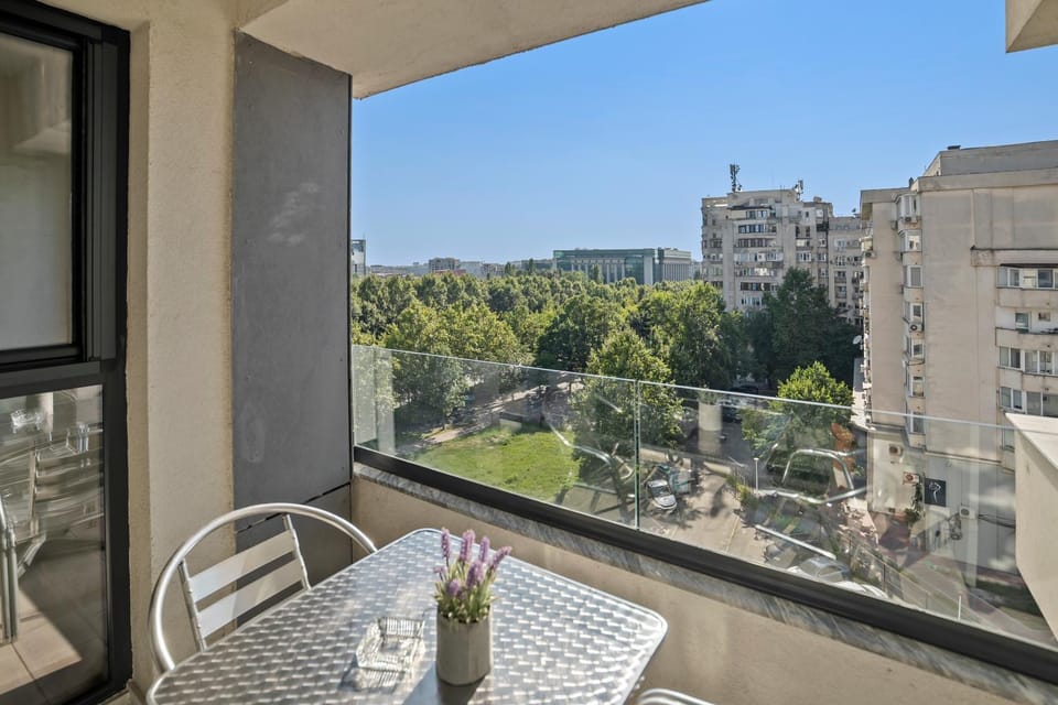 Union Plaza Apartment Near City Center Apartment in Bucharest