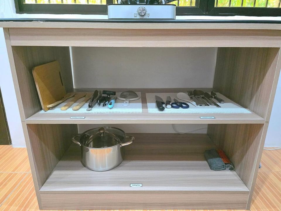 U7 La Guardia Townhouse 2 Bedroom unit near IT Park Free Parking Apartment in Lapu-Lapu City