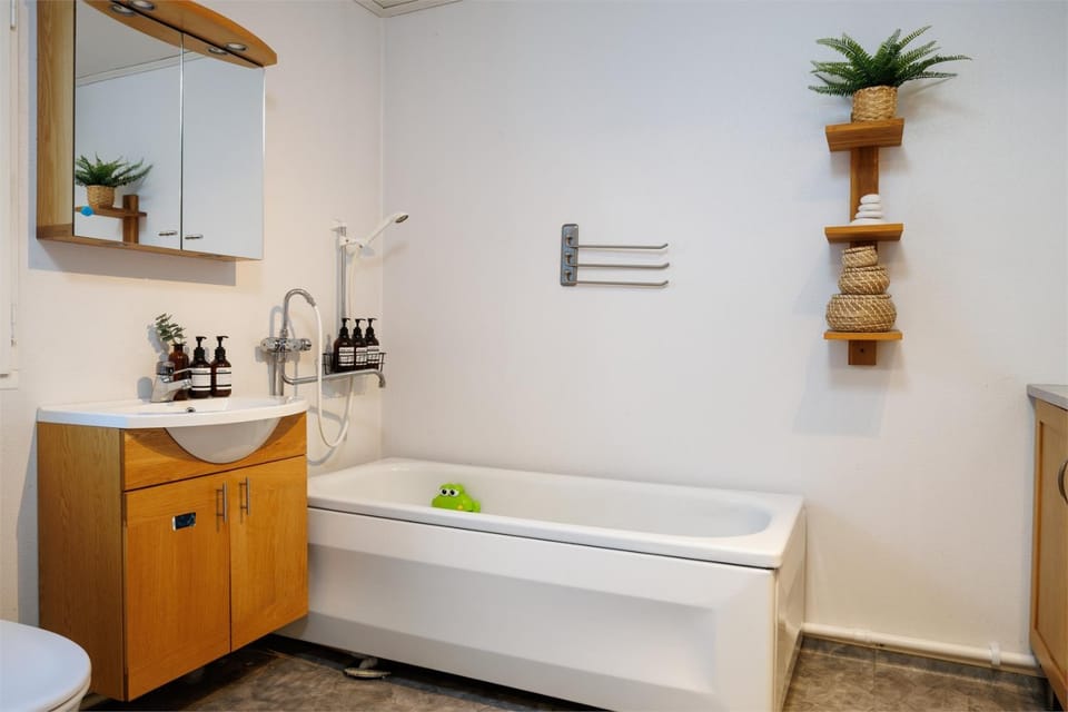 Bathroom, Bath