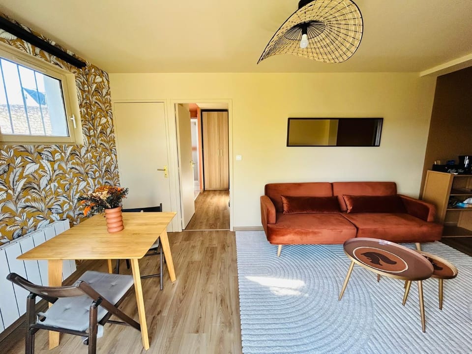 Appartement 2 pièces indépendant sous notre maison Apartment in Fontainebleau