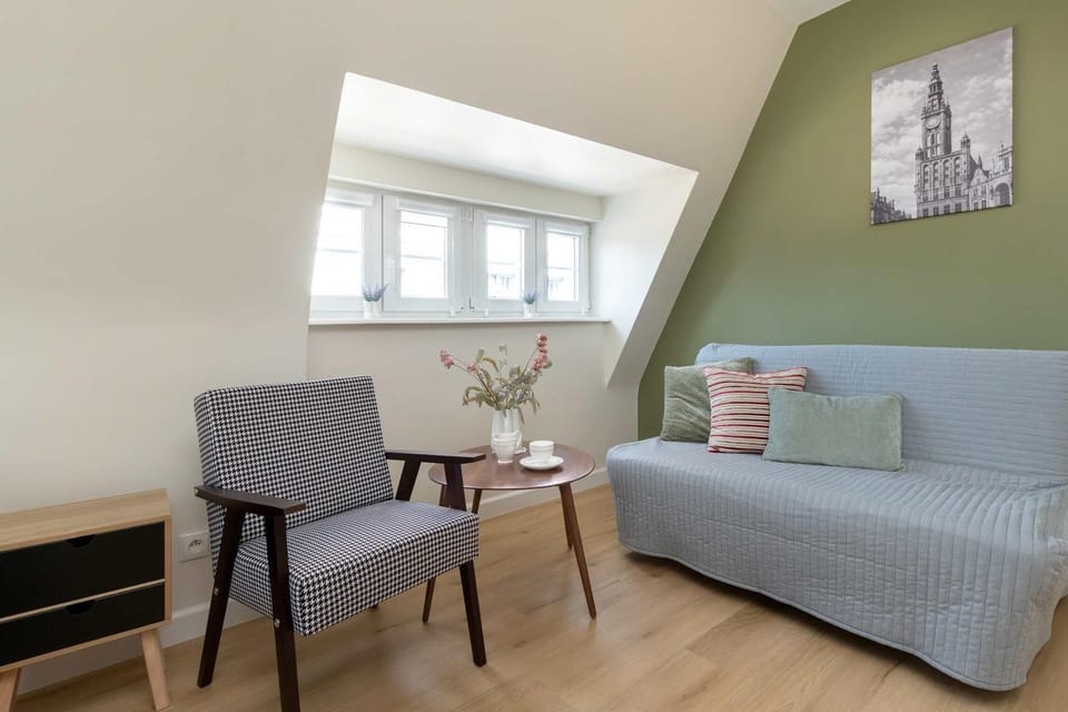 Bed, Living room, Seating area