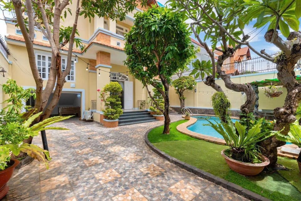 Day, Garden, Garden, Swimming pool