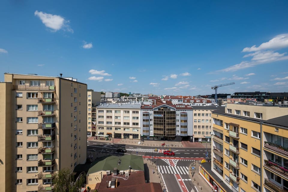 Neighbourhood, Location