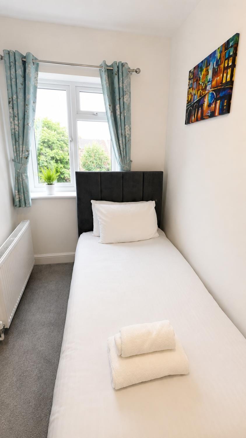 Spacious house,Parking Apartment in Dartford