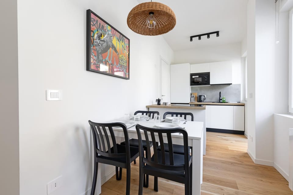 Kitchen or kitchenette, Dining area, stove