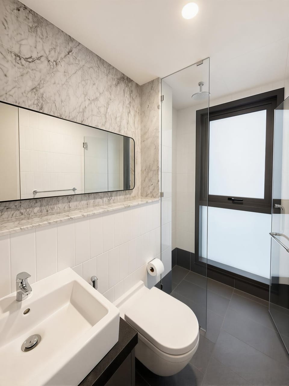 Shower, Toilet