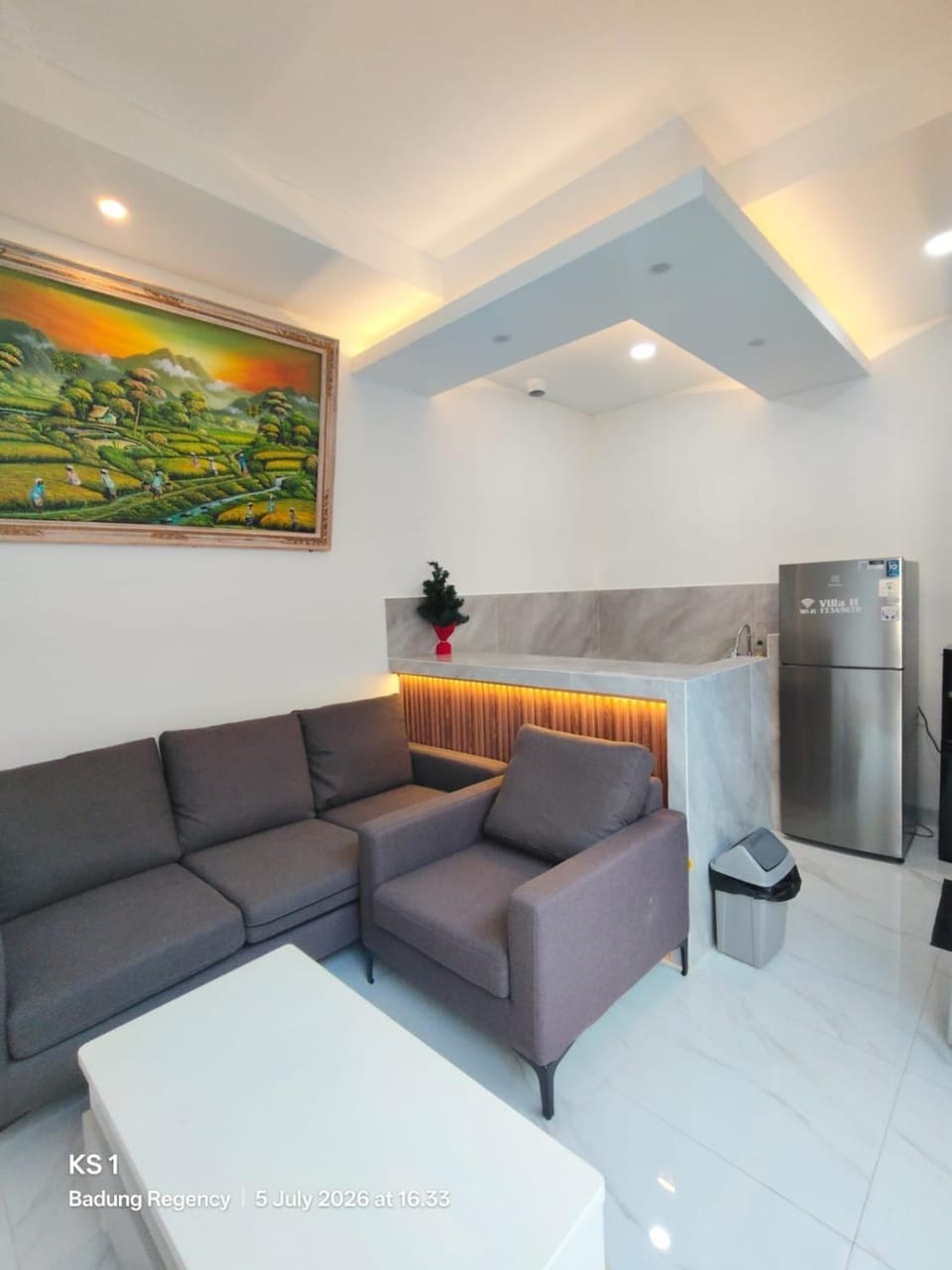 Kitchen or kitchenette, Living room, Seating area