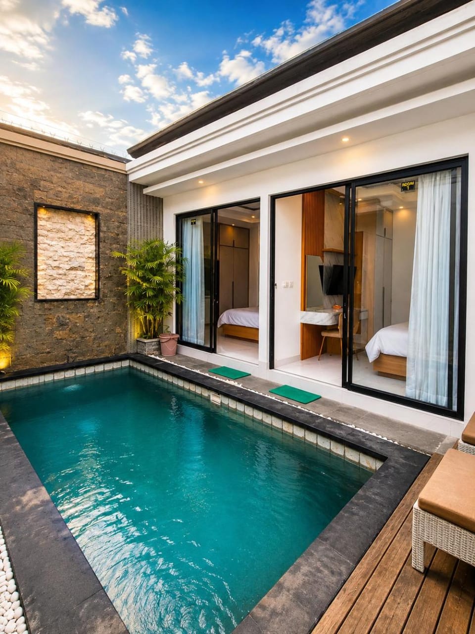 Day, Pool view, Swimming pool, sunbed