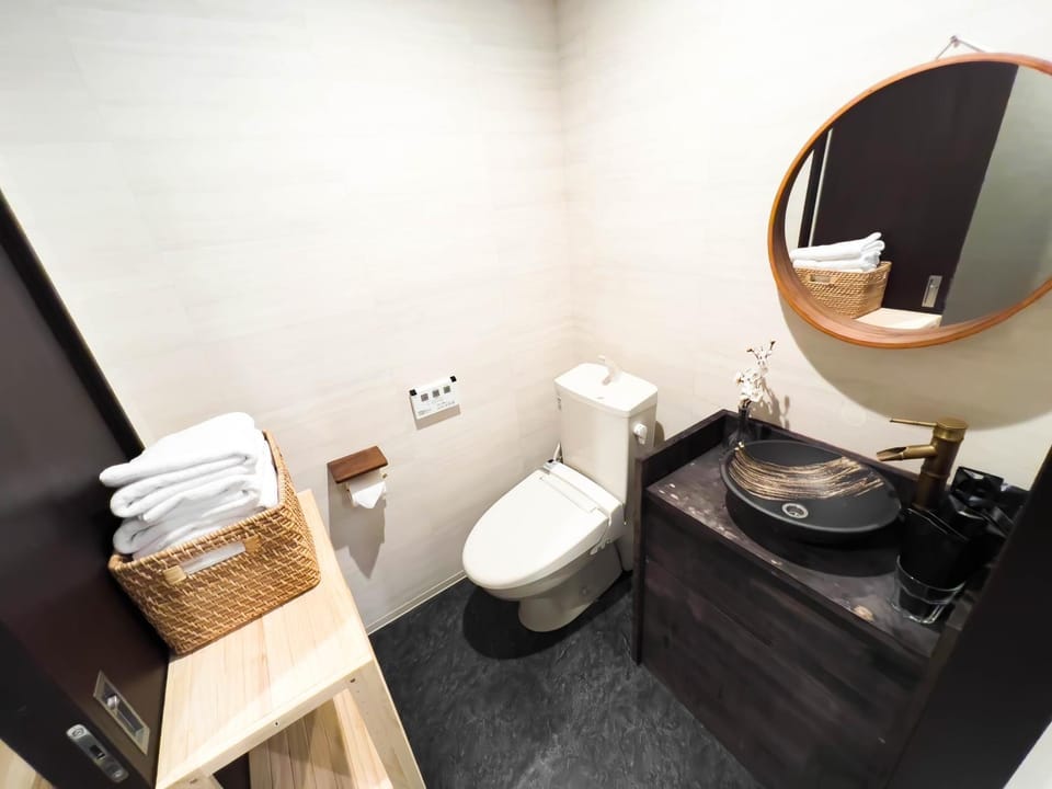 Toilet, Bathroom