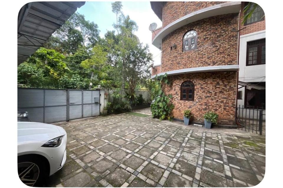 The Grand Serenity Apartment in Kandy