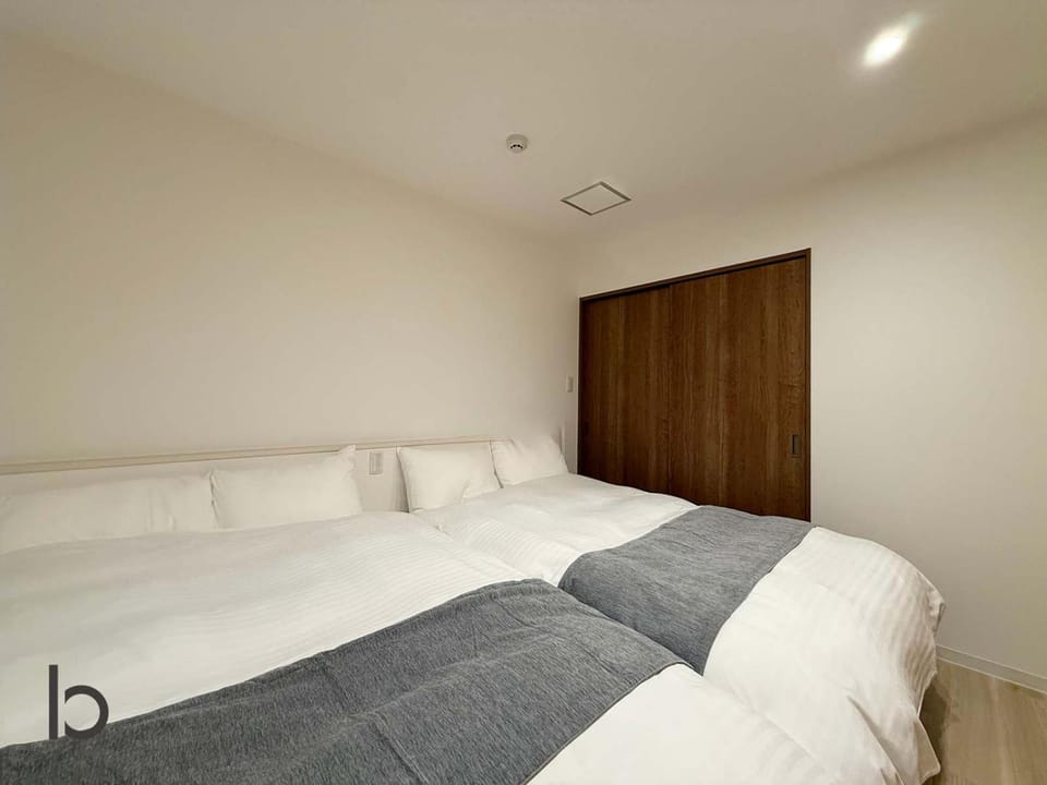 Tokaichi BLD by b hotel - Modern 3BR Near Peace Park Perfect for Long Stay Apartment in Hiroshima