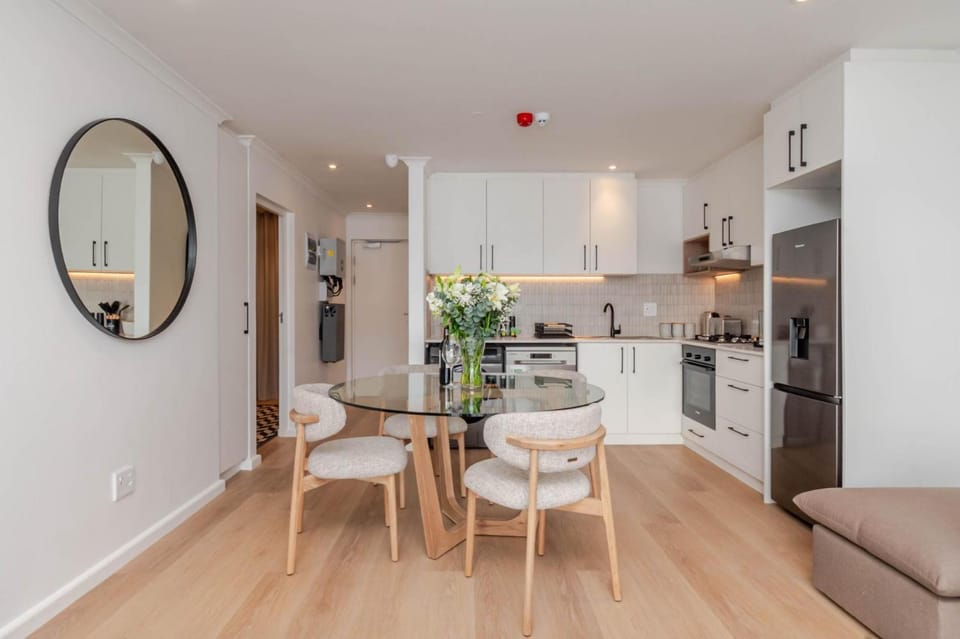The Nova Stylish 2BR Pool & Parking Apartment in Cape Town