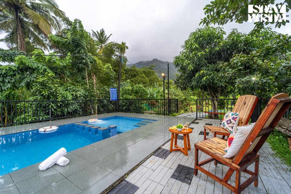 Swimming pool, Swimming pool