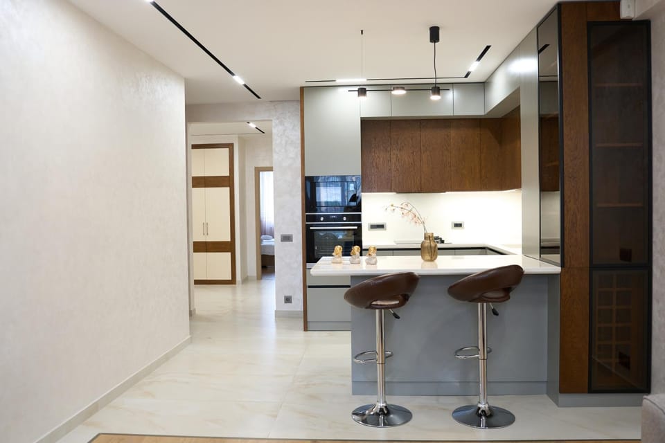 Kitchen or kitchenette, Dining area, oven, stove