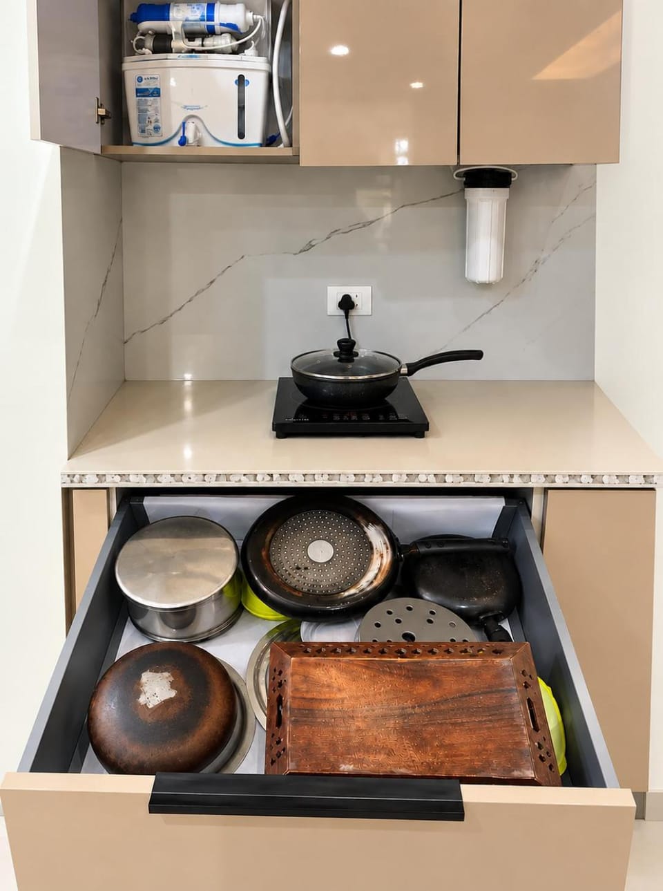 Kitchen or kitchenette, stove