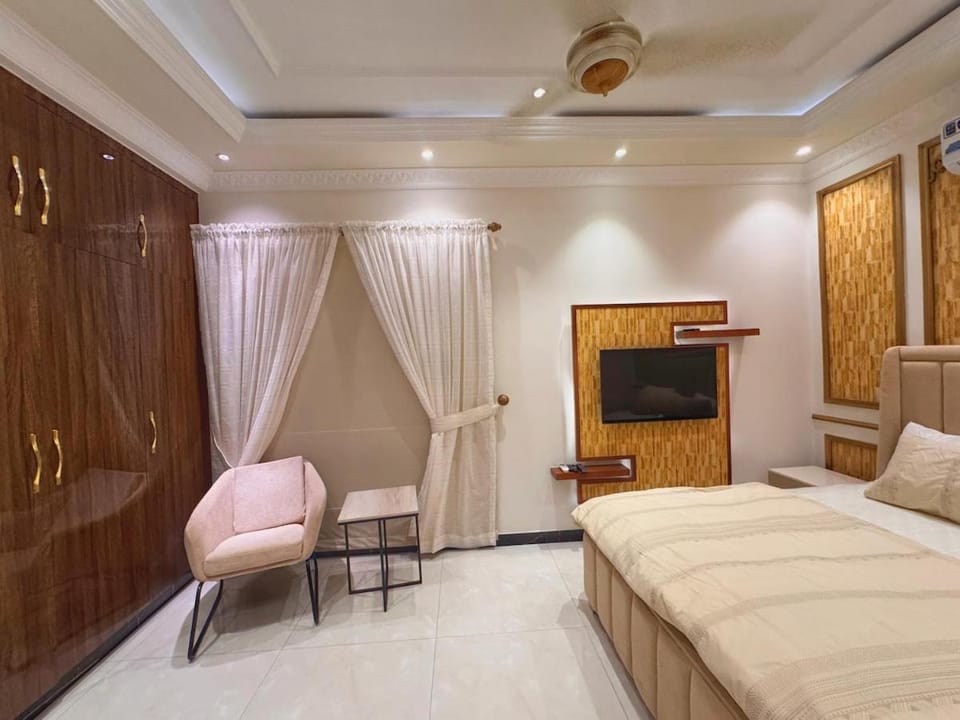 Spacious & Stylish 4-Bedroom Home in Prime DHA Phase 6 Villa in Lahore