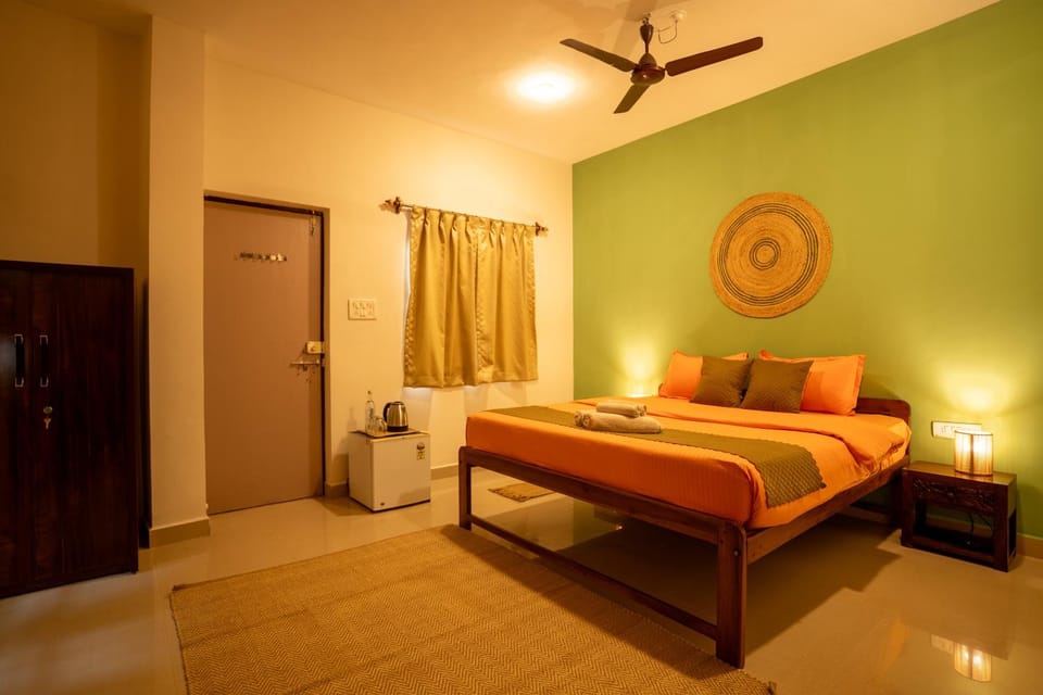 Bed, Photo of the whole room, Bedroom