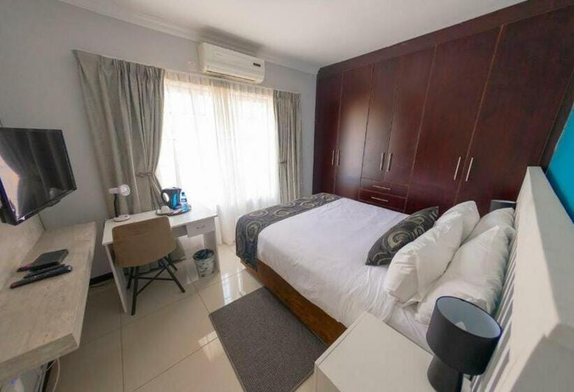 The GL Broadhurst - Airport Bed and Breakfast in North West, South Africa
