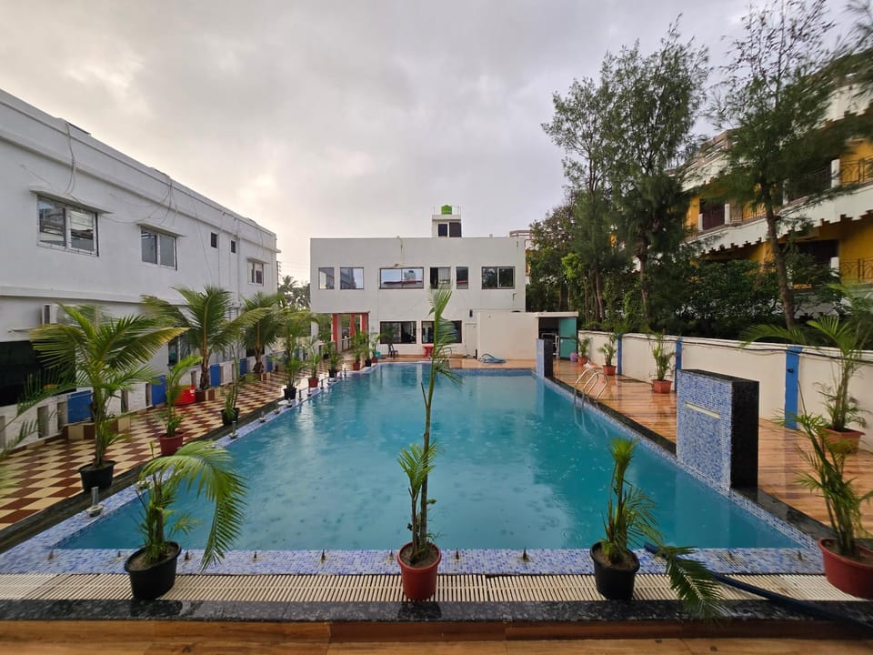 Swimming pool, Swimming pool