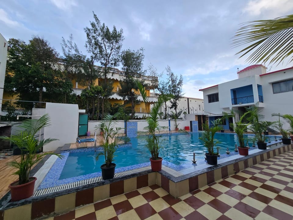Swimming pool