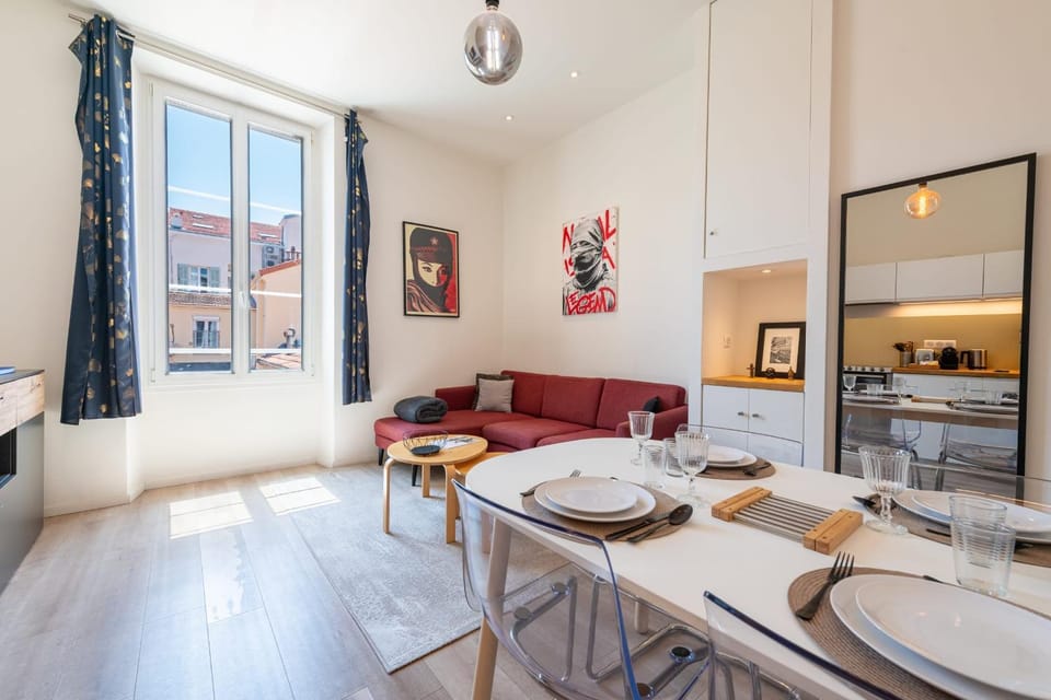 Living room, Dining area