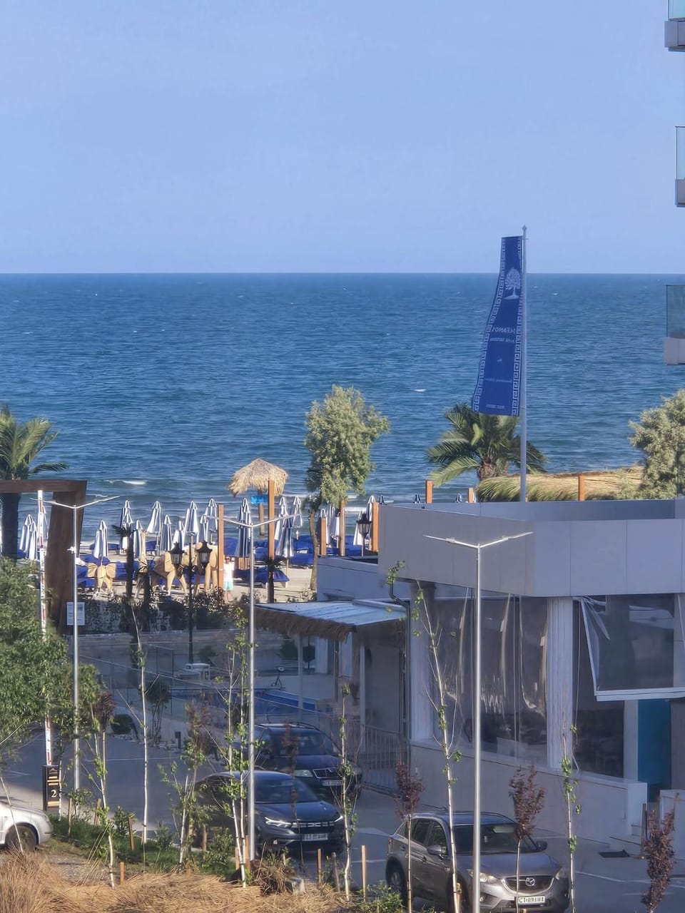 Beach Side Alezzi Luxury Large Apartment - Beach Pool & Spa Resort la 10 m de plaja Apartment in Constanța County