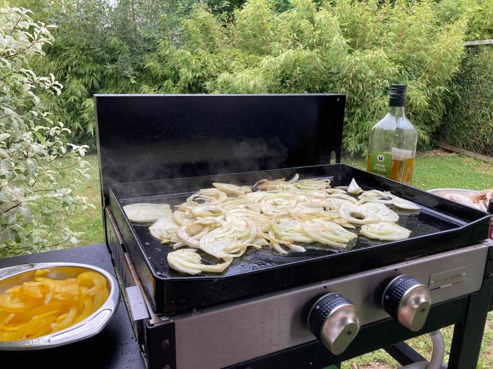 BBQ facilities, Food