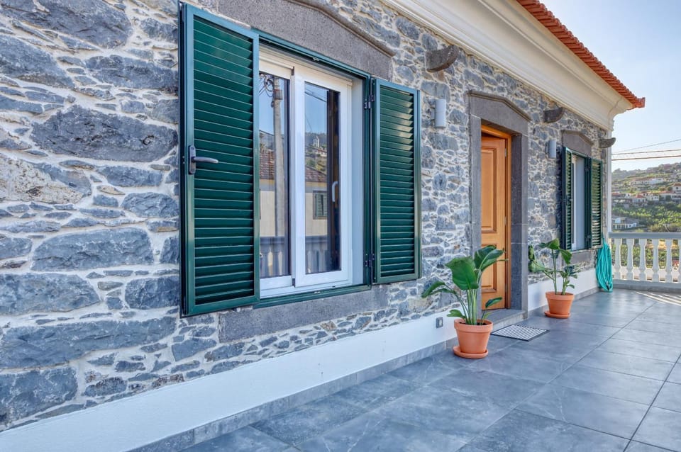 Property building, Facade/entrance, Off site