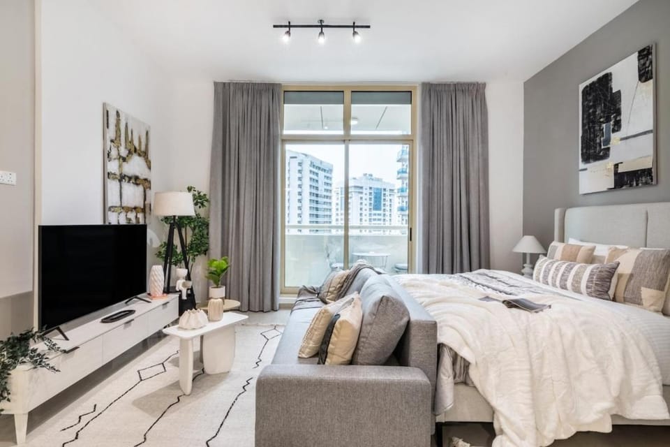 The Smart Concierge - Frankfurt Sports tower Apartment in Dubai