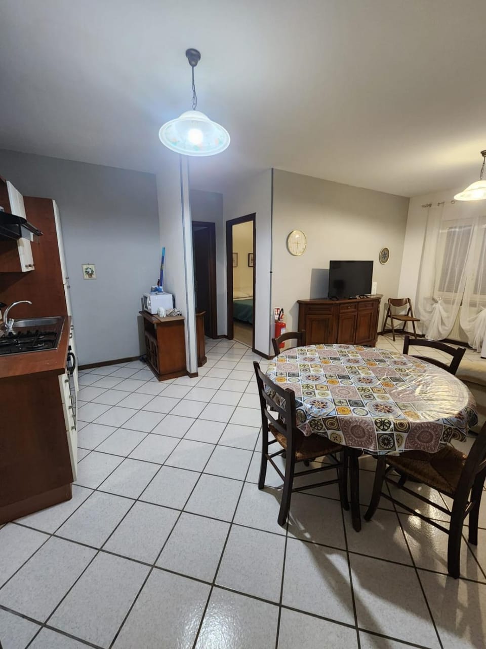 Kitchen or kitchenette, Living room, Seating area, Dining area, oven, pet friendly, stove