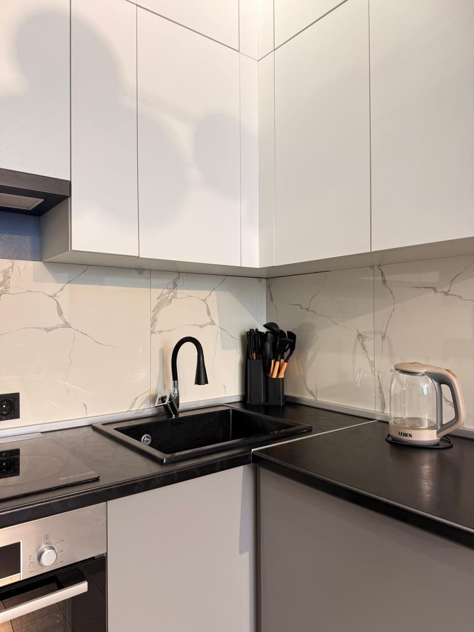 Kitchen or kitchenette, dishwasher, minibar, stove, toaster