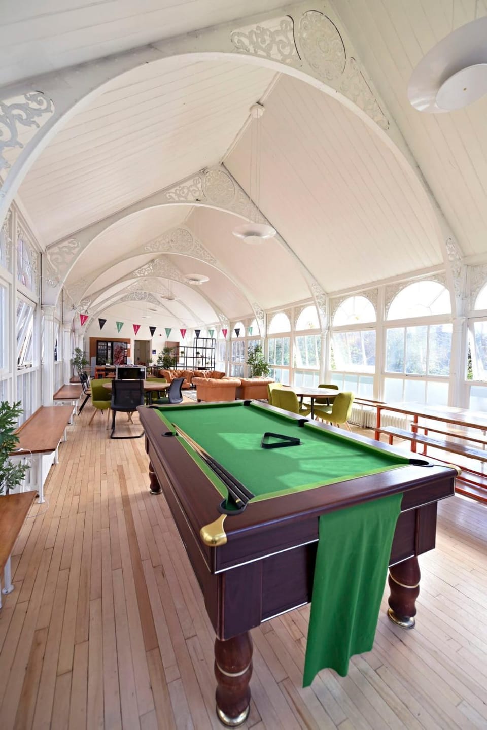 Billiard, Game Room
