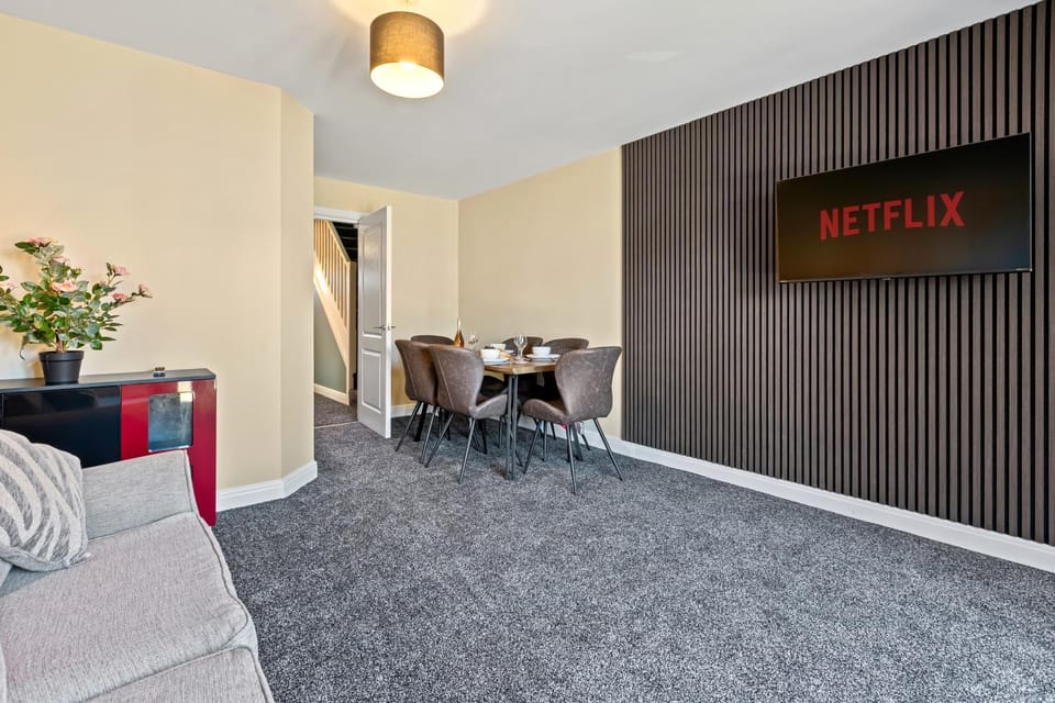 Living room, Seating area, Dining area