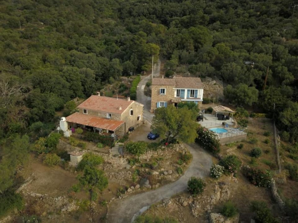 Pacciale House in Coti-Chiavari