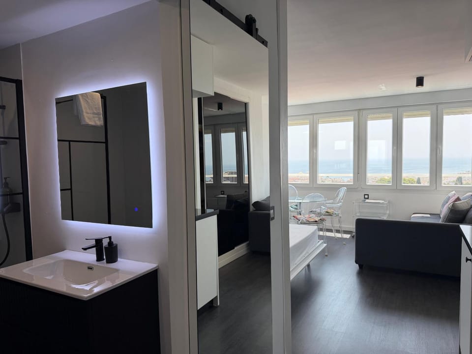 Casa Dalias II - Sea View Studio Downtown Apartment in Torremolinos