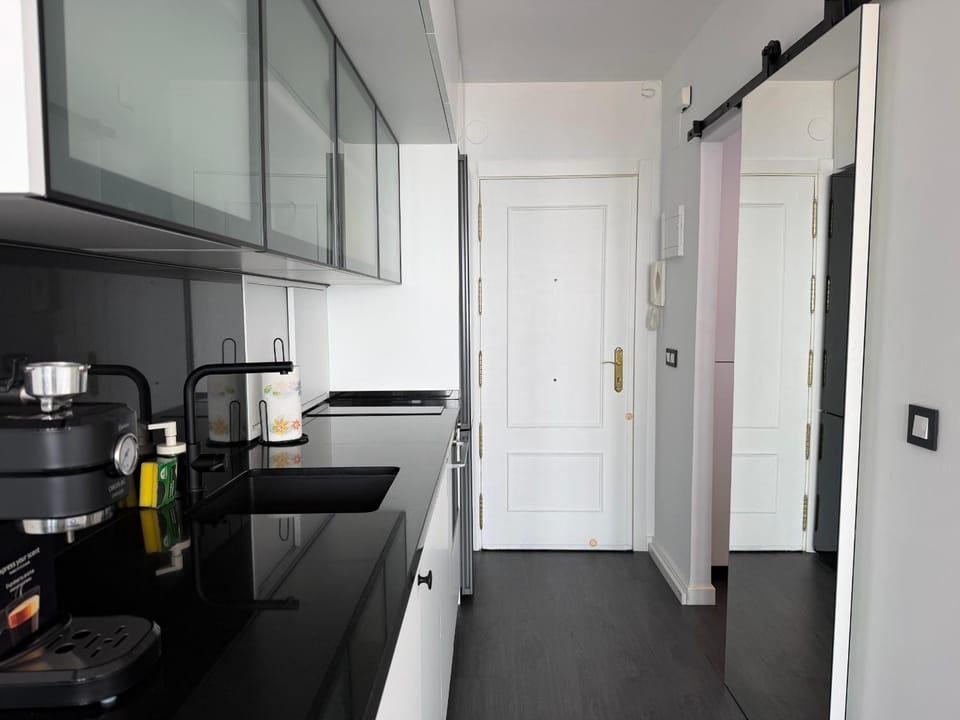 Casa Dalias II - Sea View Studio Downtown Apartment in Torremolinos